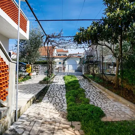 Marie I Nikola Pansiyon Krk Town